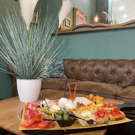 B&B Caffe Retro' Чистерна ди Латина Екстериор снимка