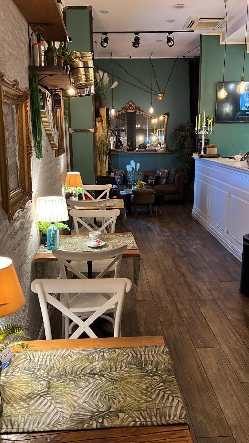 B&B Caffe Retro' Чистерна ди Латина Екстериор снимка