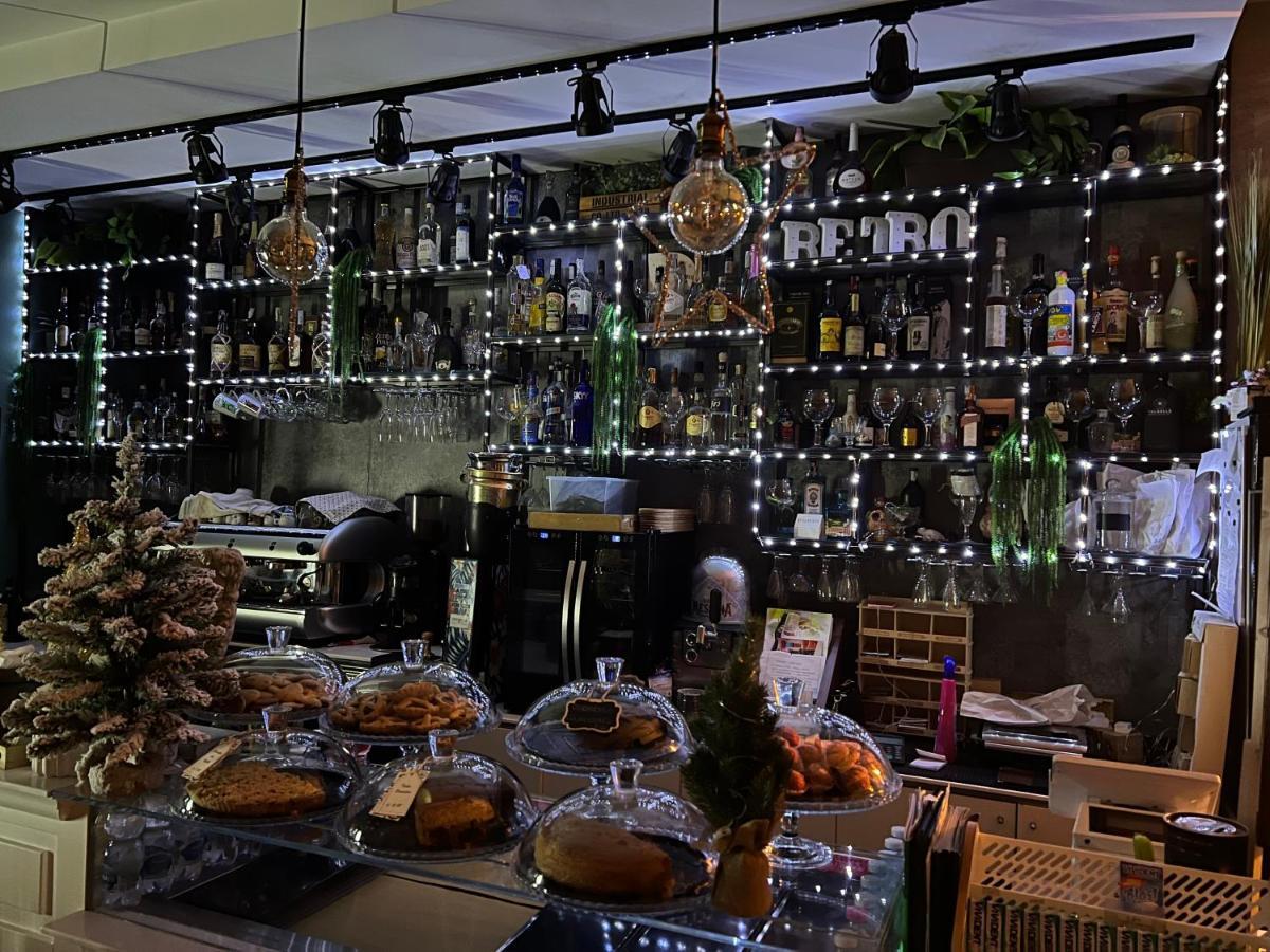 B&B Caffe Retro' Чистерна ди Латина Екстериор снимка