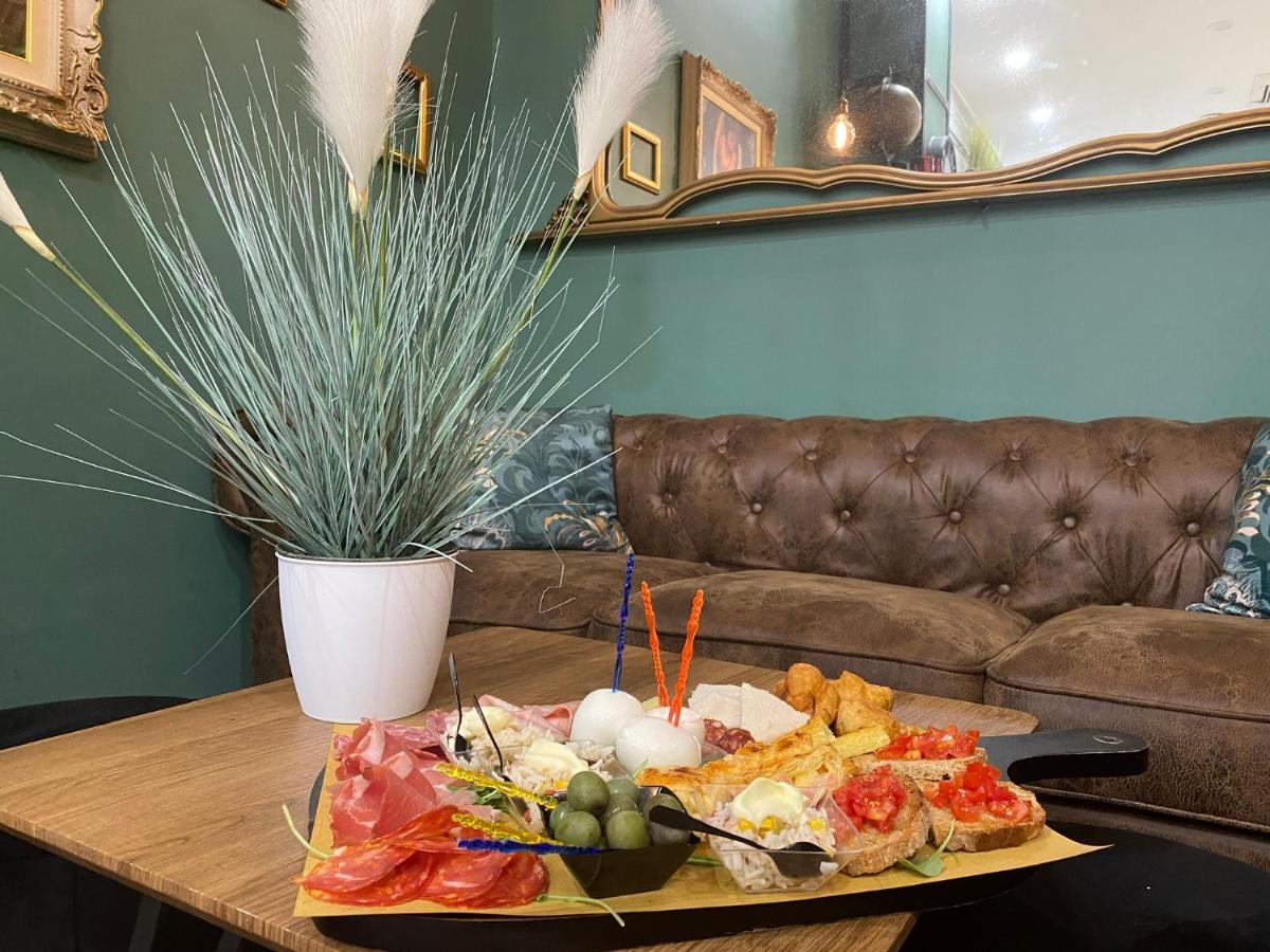 B&B Caffe Retro' Чистерна ди Латина Екстериор снимка