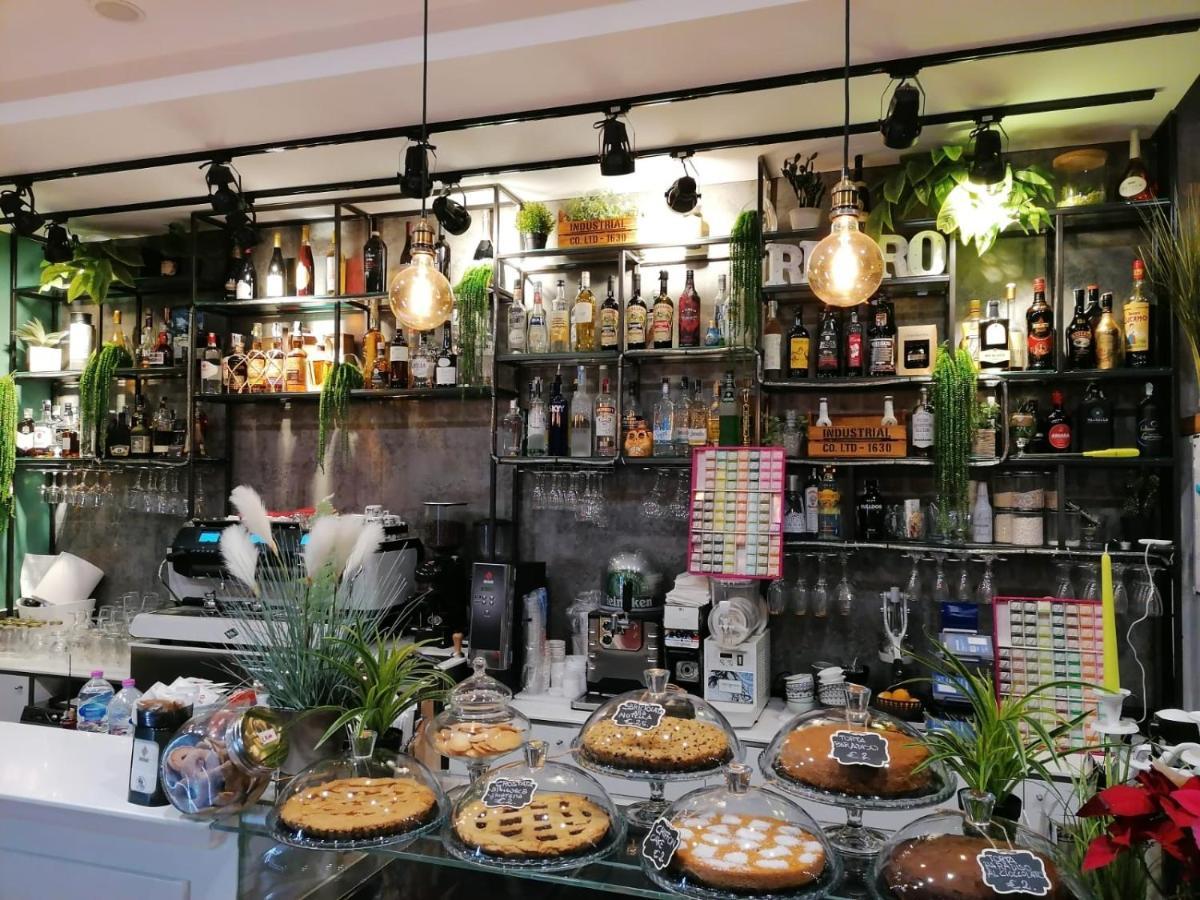 B&B Caffe Retro' Чистерна ди Латина Екстериор снимка